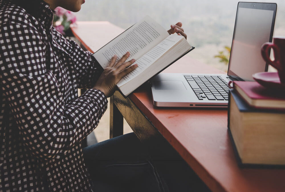 8 Ways to Safely Use AI for Bible Study