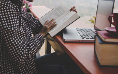 8 Ways to Safely Use AI for Bible Study